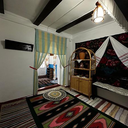 La Madalina Bed & Breakfast Selemet Luaran gambar