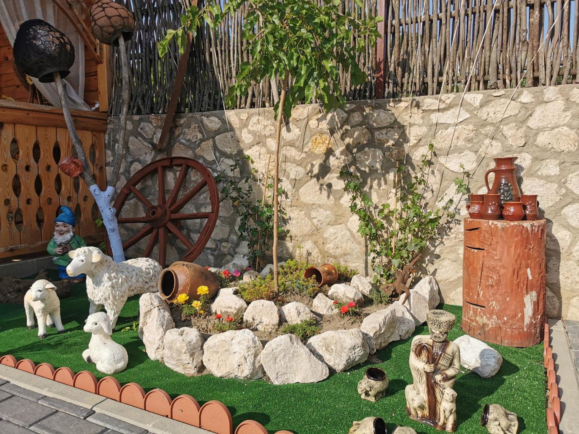 La Madalina Bed & Breakfast Selemet Luaran gambar
