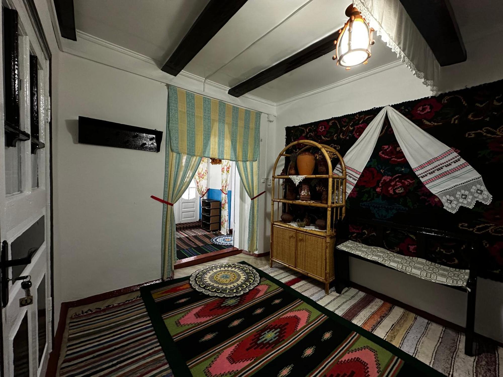 La Madalina Bed & Breakfast Selemet Luaran gambar
