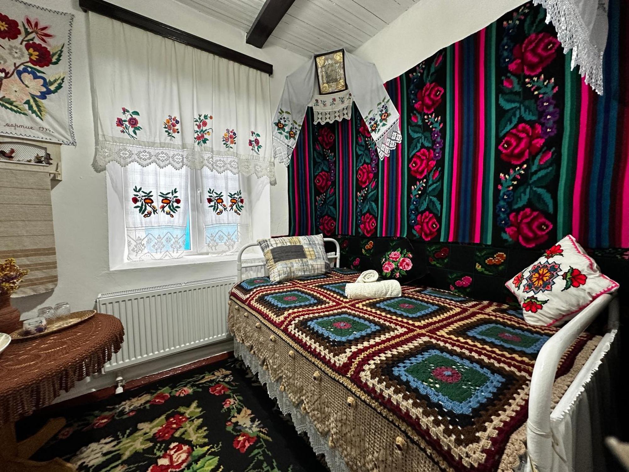 La Madalina Bed & Breakfast Selemet Luaran gambar
