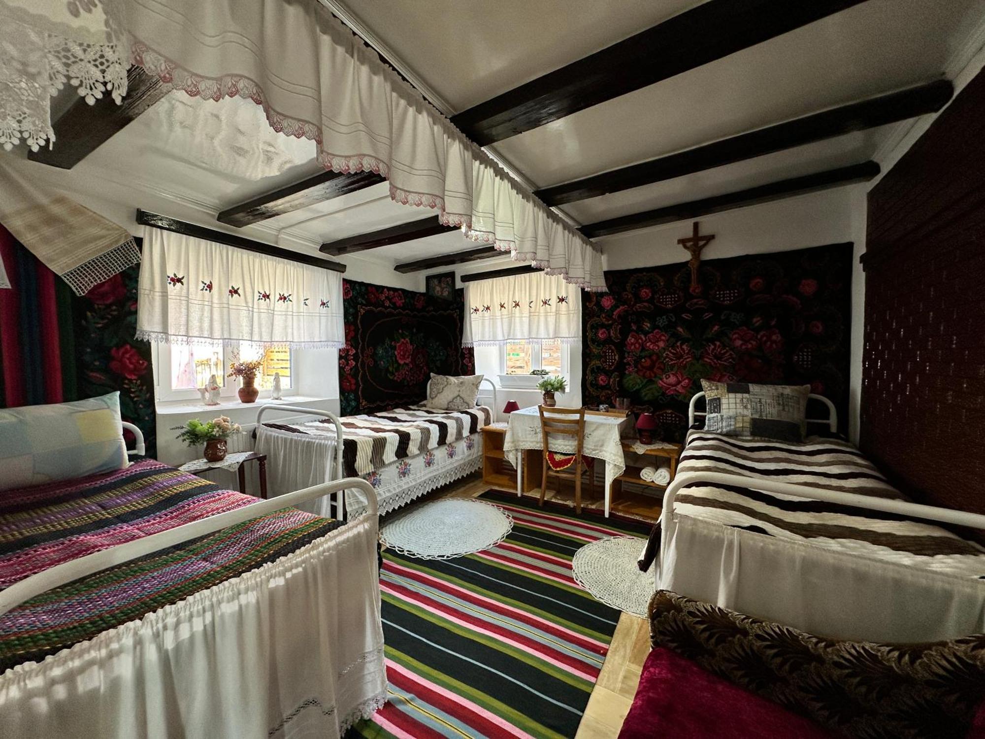 La Madalina Bed & Breakfast Selemet Luaran gambar
