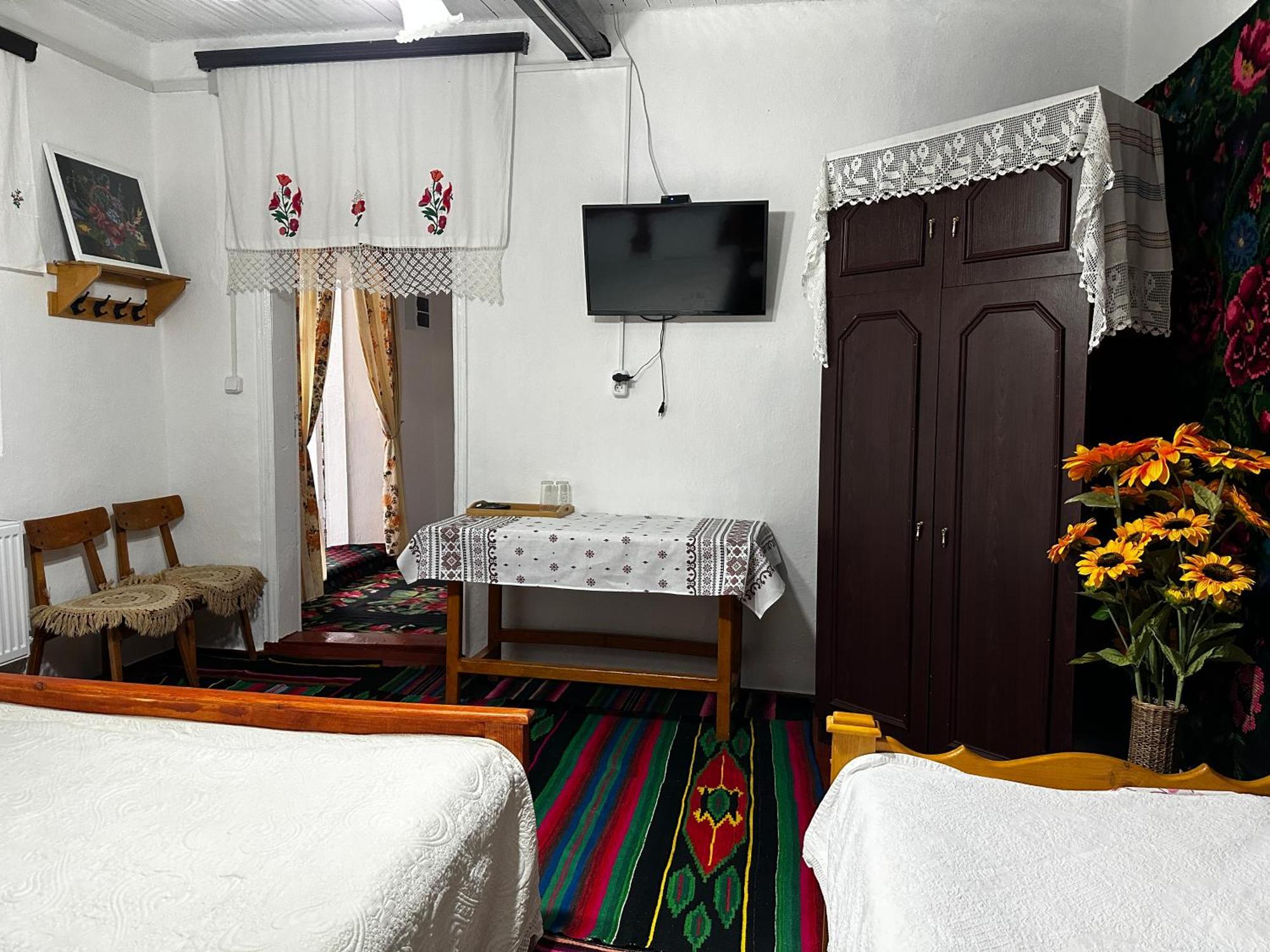 La Madalina Bed & Breakfast Selemet Luaran gambar