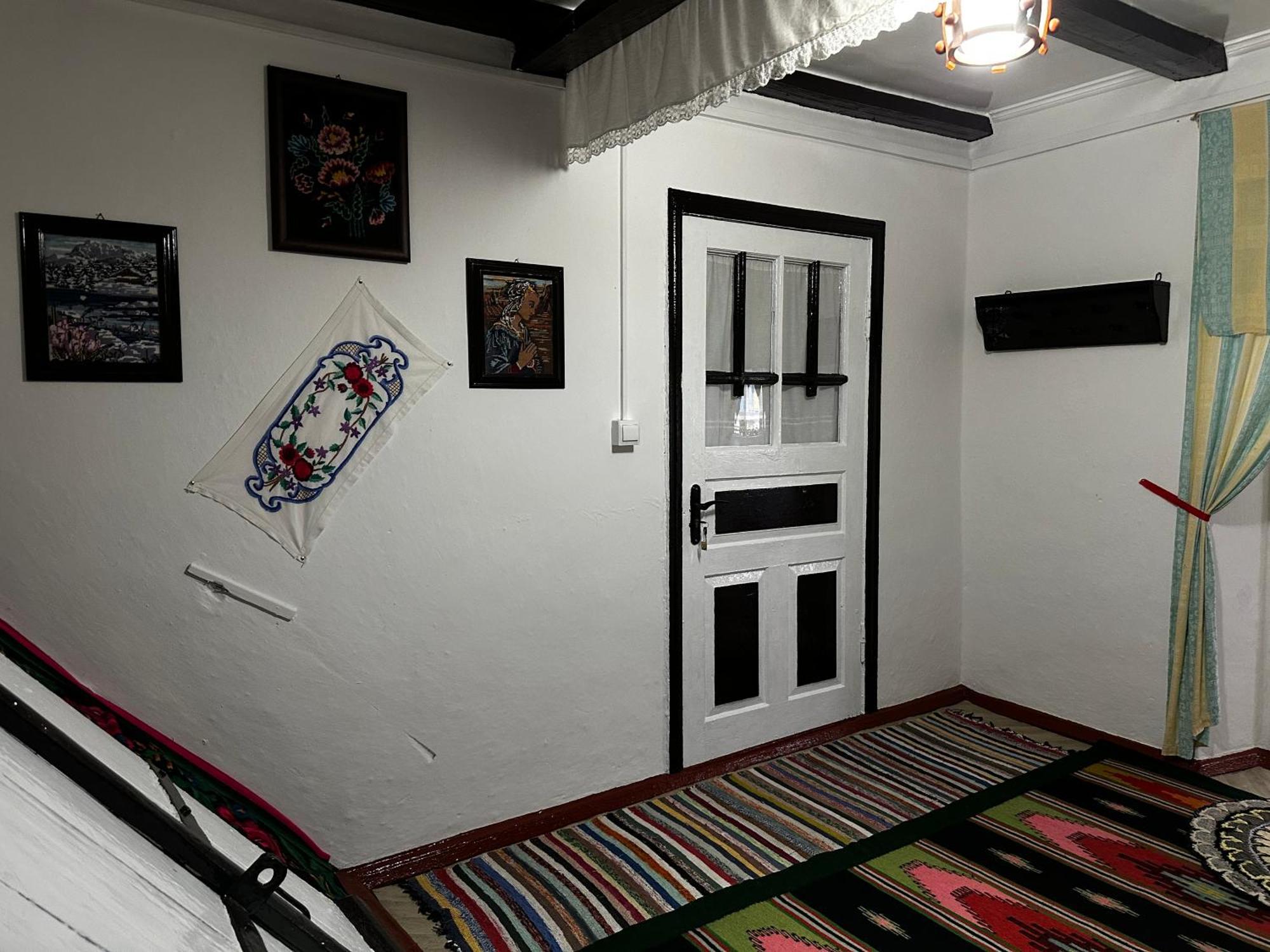 La Madalina Bed & Breakfast Selemet Luaran gambar