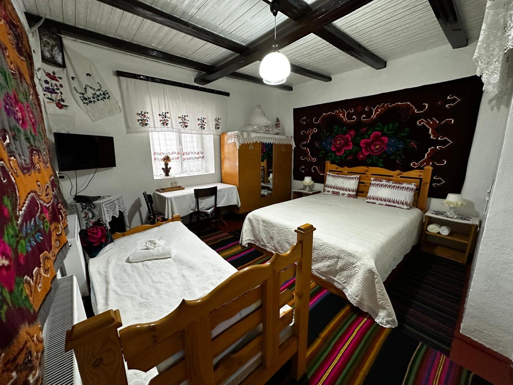 La Madalina Bed & Breakfast Selemet Luaran gambar
